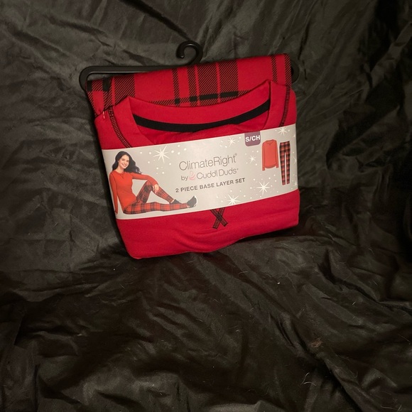 Cuddl Duds Red and Black Plaid Base Layer Set - Picture 5 of 6